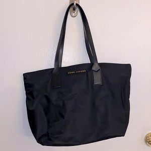 MARC JACOBS NYLON TOTE IN BLACK (GOOD CONDITION)